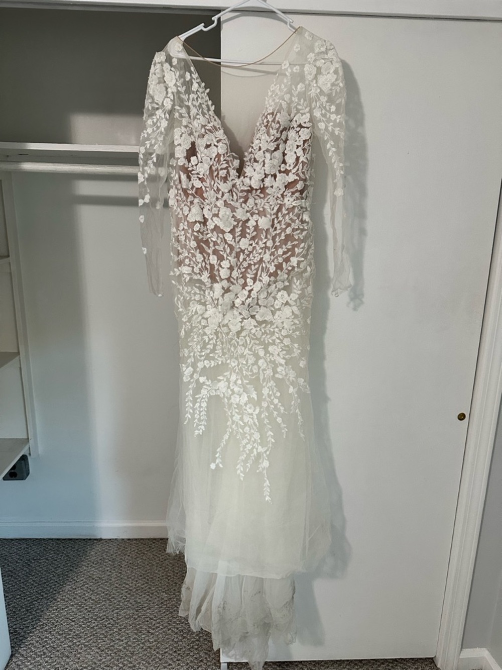 David's Bridal Ivory Lace Long-Sleeve Plunge Gown with Tulle Overlay - Picture 3 of 8